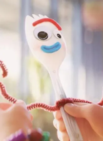 玩具总动员4饰演者:叉叉